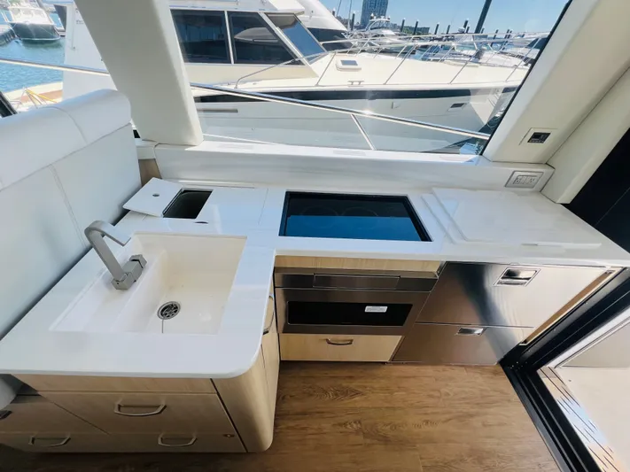  Yacht Photos Pics 2025 REGAL 42 XO - Image 12