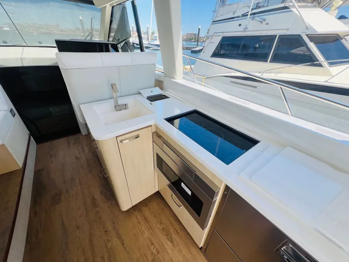  Yacht Photos Pics 2025 REGAL 42 XO - Image 11