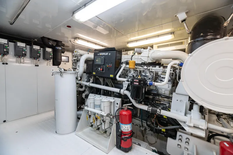 Impromptu Yacht Photos Pics 