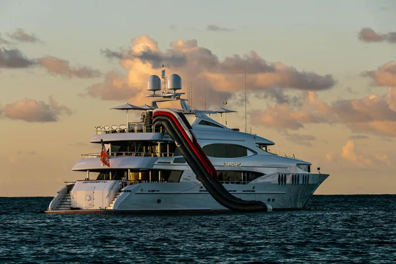 Impromptu Yacht Photos Pics 