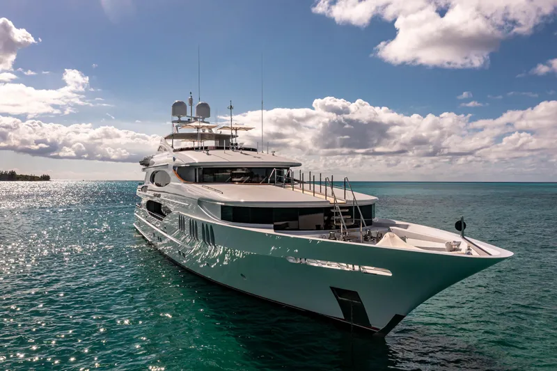 Impromptu Yacht Photos Pics 