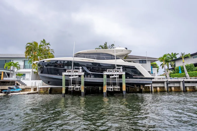 Pier Pressure Yacht Photos Pics 2017 Carver C52 Coupe yacht docked at marina.