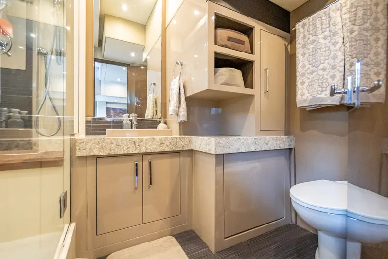 Pier Pressure Yacht Photos Pics Luxurious bathroom in 2017 Carver C52 Coupe.