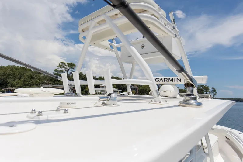  Yacht Photos Pics 2020 Invincible 39 Open Fisherman Tower