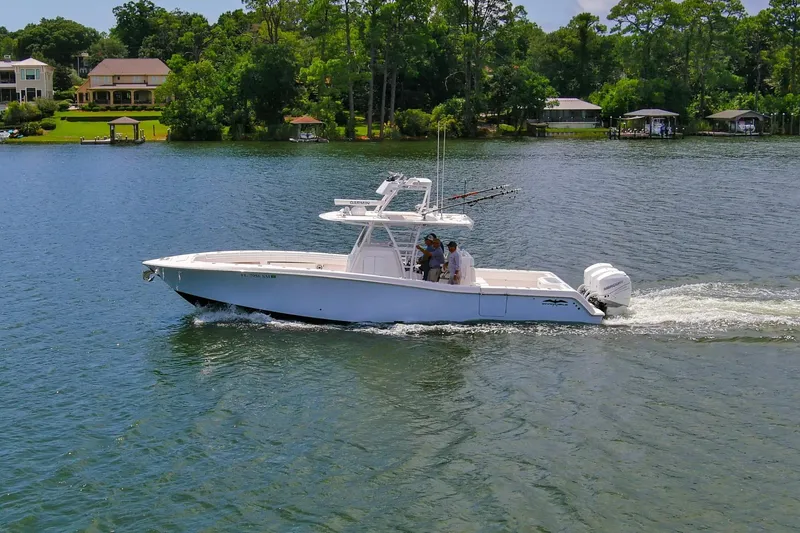  Yacht Photos Pics 2020 Invincible 39 Open Fisherman Exterior Profiles