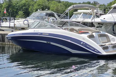 Yamaha Boats 242 Limited
