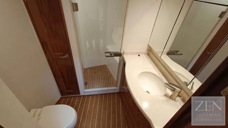 Tia Yacht Photos Pics 