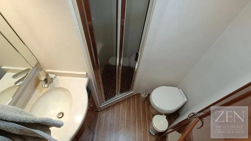 Tia Yacht Photos Pics 