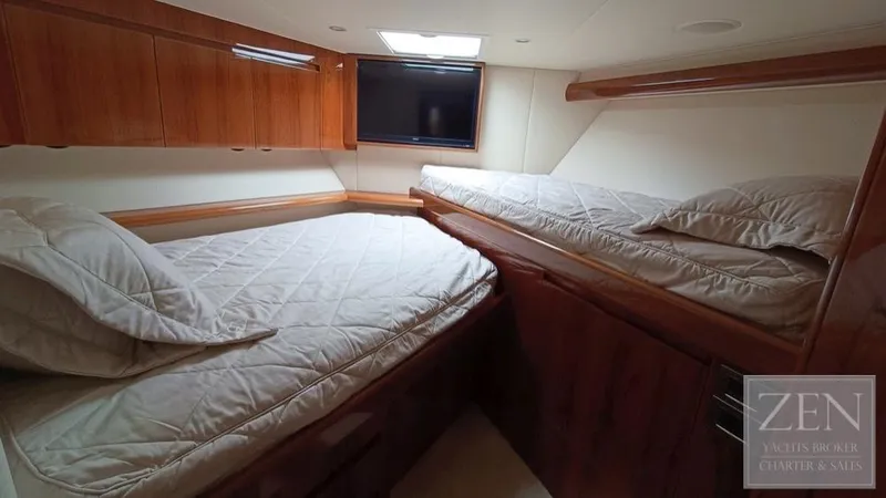 Tia Yacht Photos Pics 