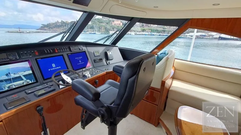 Tia Yacht Photos Pics 