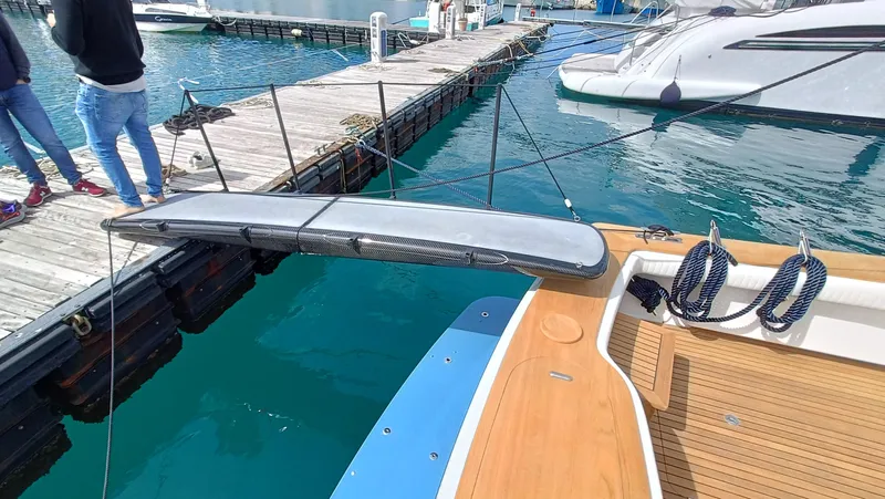 Tia Yacht Photos Pics 