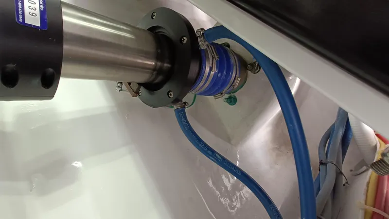 Tia Yacht Photos Pics 