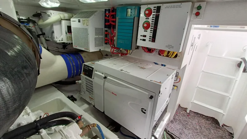 Tia Yacht Photos Pics 