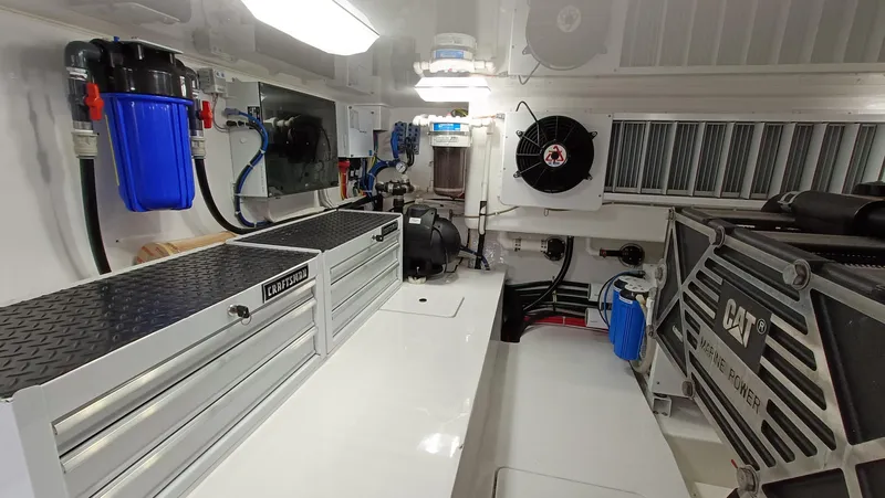 Tia Yacht Photos Pics 