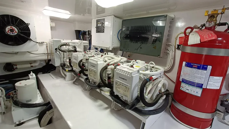 Tia Yacht Photos Pics 