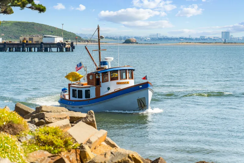 Tucker Yacht Photos Pics 