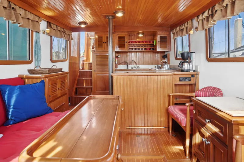 Tucker Yacht Photos Pics 