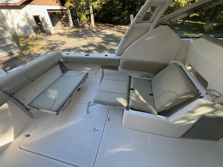 Pursuit Yacht Photos Pics Pursuit DC 295 Dual Console