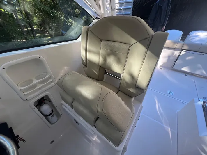 Pursuit Yacht Photos Pics Pursuit DC 295 Dual Console