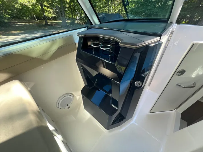 Pursuit Yacht Photos Pics Pursuit DC 295 Dual Console