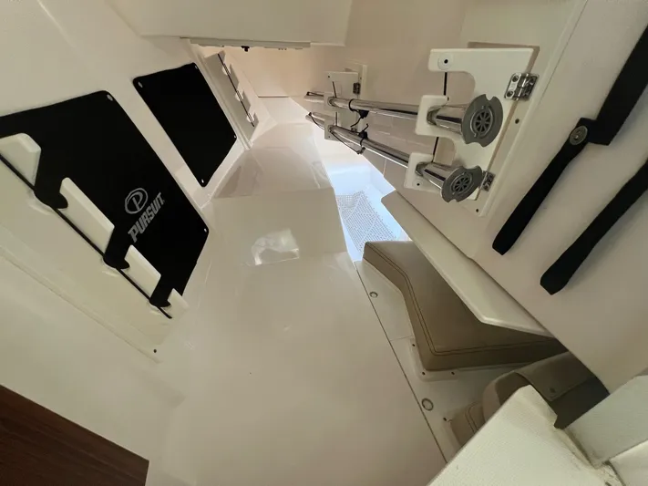 Pursuit Yacht Photos Pics Pursuit DC 295 Dual Console