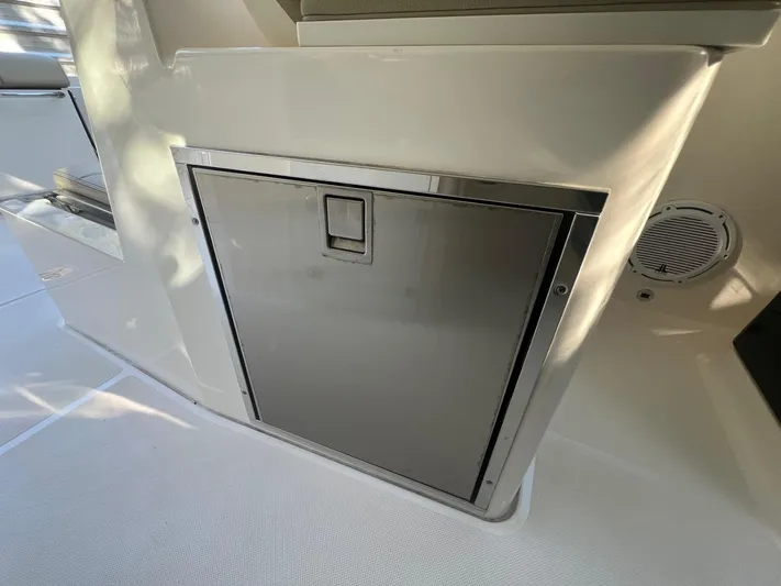 Pursuit Yacht Photos Pics Pursuit DC 295 Dual Console