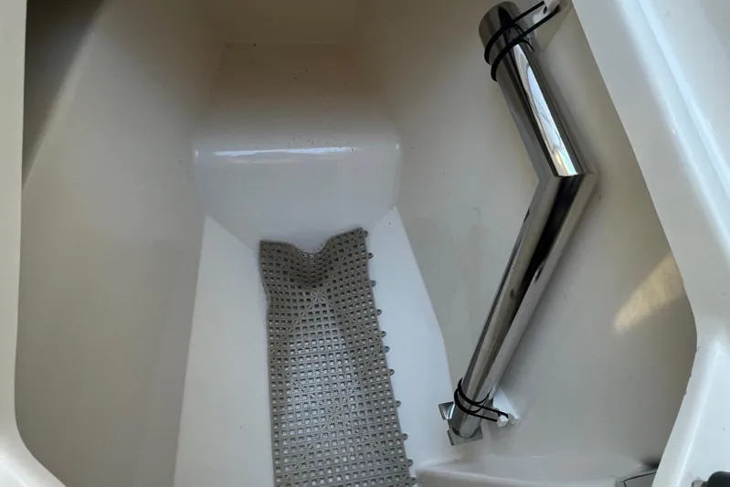 Pursuit Yacht Photos Pics Pursuit DC 295 Dual Console