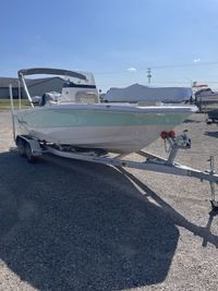 2021 NauticStar 211 Hybrid