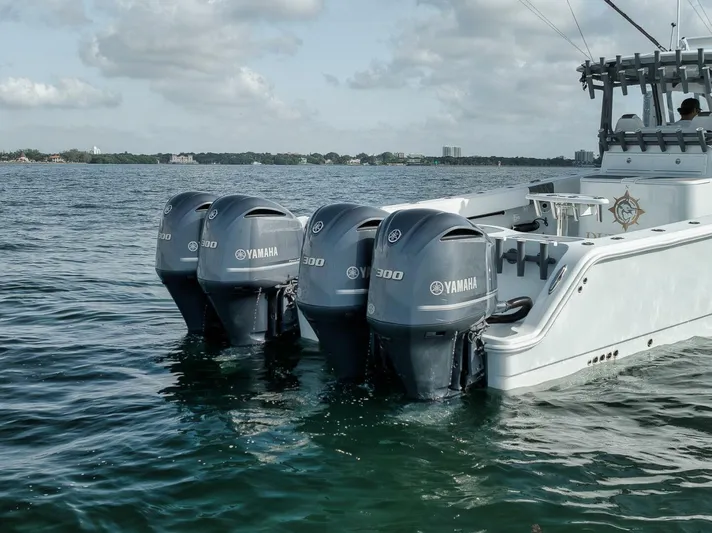 Due East Yacht Photos Pics Freeman 42LR 2017 boat with four Yamaha 300 outboard engines on the water.