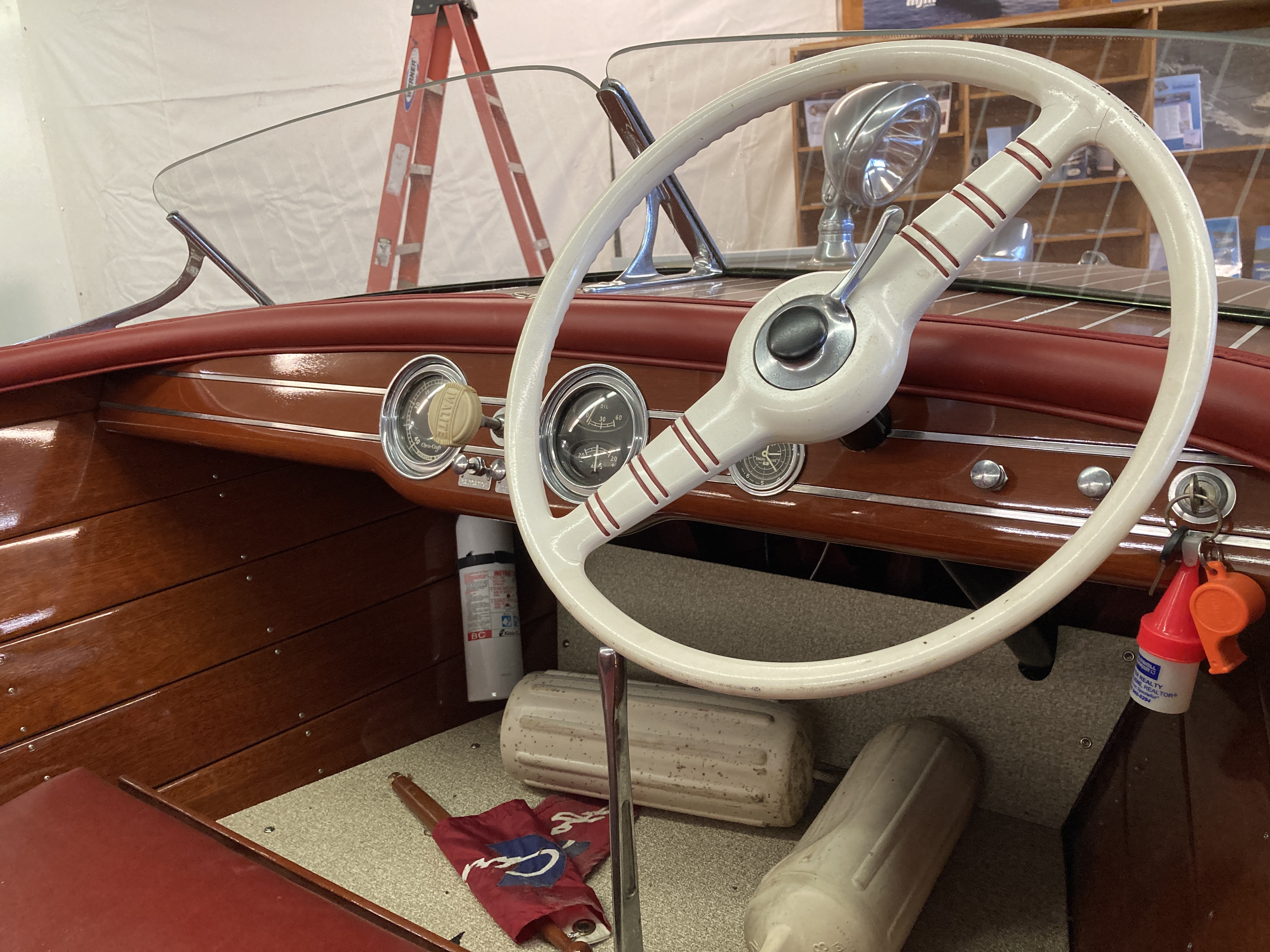 1949 Chris-Craft 17' Deluxe Runabout
