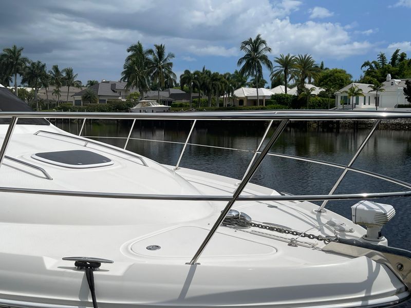 2005 Sea Ray 420 Sedan Bridge