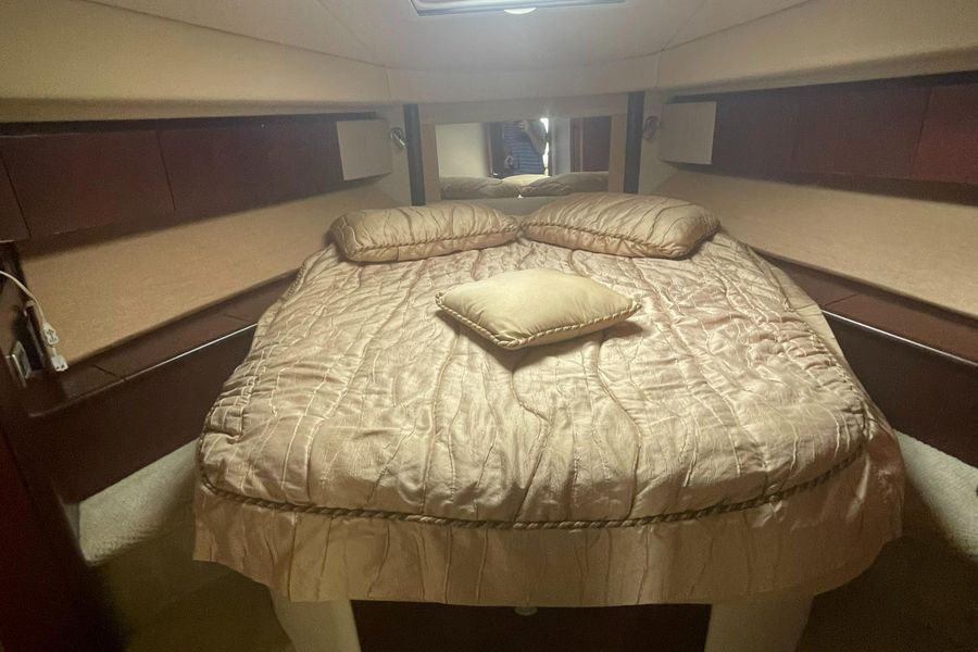 2005 Sea Ray 420 Sedan Bridge