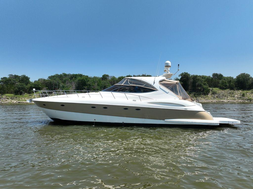 2004 cruisers yachts 540 express