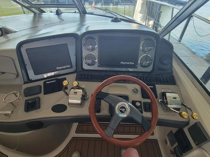  Yacht Photos Pics Helm Area