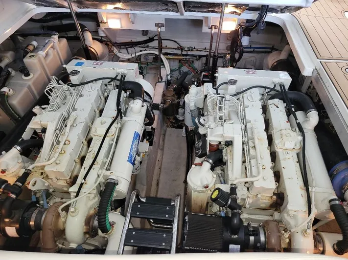  Yacht Photos Pics Engine Room