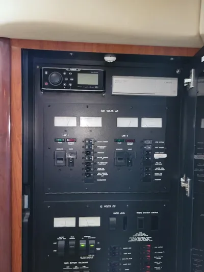  Yacht Photos Pics Electric Panel 2