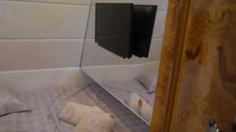 1676 Yacht Photos Pics 