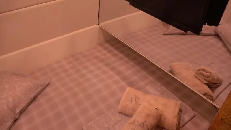 1676 Yacht Photos Pics 