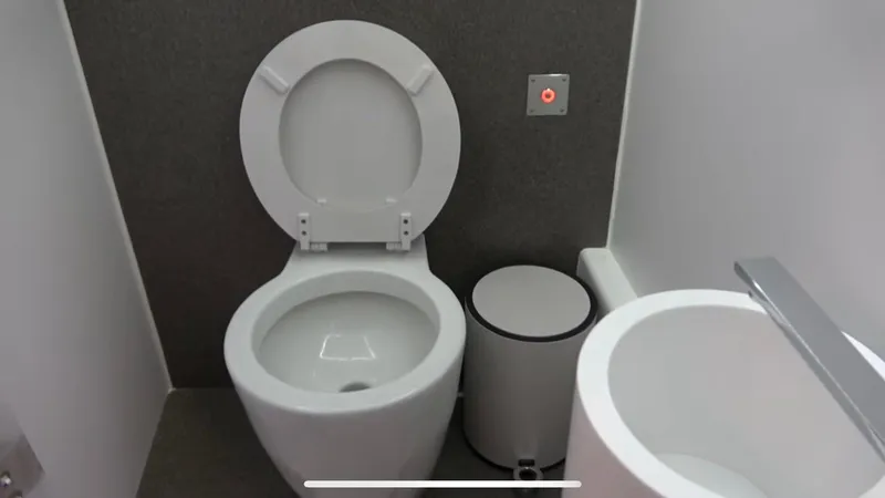 1676 Yacht Photos Pics 