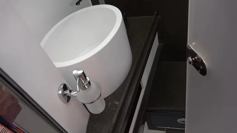 1676 Yacht Photos Pics 