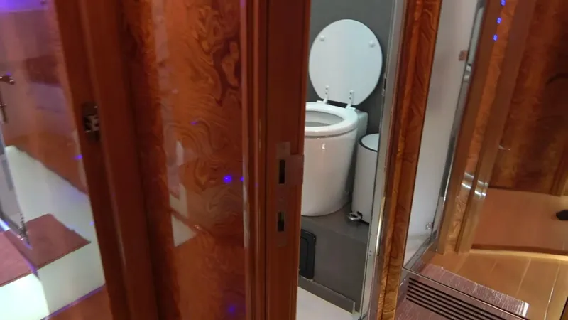 1676 Yacht Photos Pics 