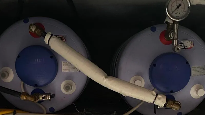 1676 Yacht Photos Pics 