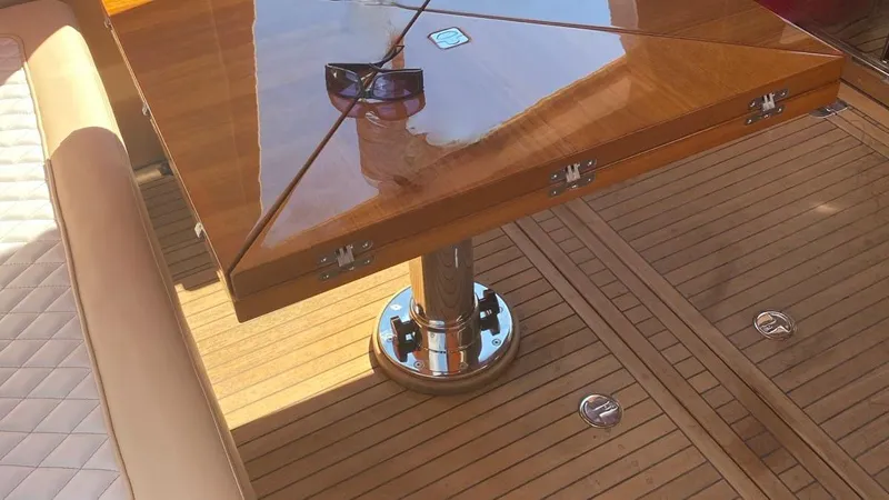1676 Yacht Photos Pics 
