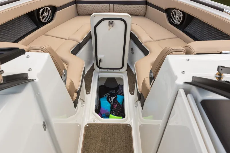  Yacht Photos Pics Manufacturer Provided Image