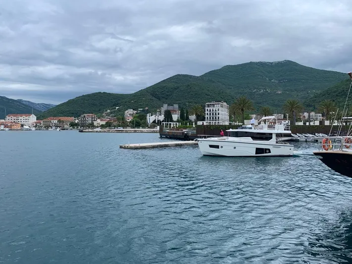 Venus Yacht Photos Pics 