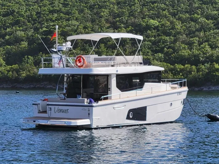 Venus Yacht Photos Pics 