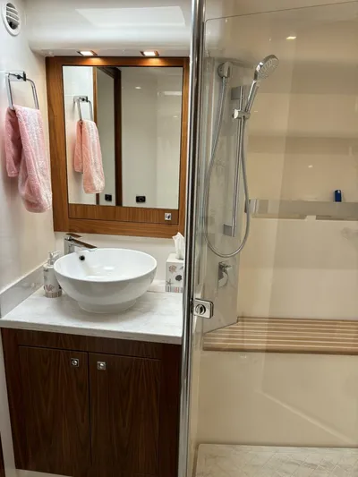 Happy Ours Yacht Photos Pics 2019 Riviera 5400 Sport Yacht - Image 32