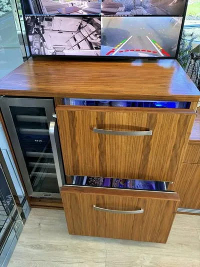 Happy Ours Yacht Photos Pics 2019 Riviera 5400 Sport Yacht - Image 16