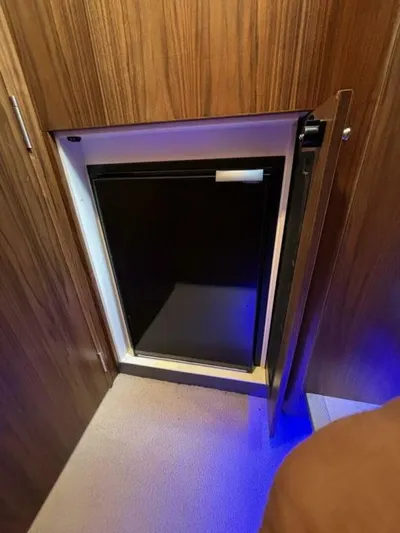 Happy Ours Yacht Photos Pics 2019 Riviera 5400 Sport Yacht - Image 17