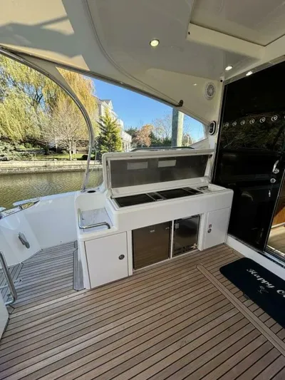 Happy Ours Yacht Photos Pics 2019 Riviera 5400 Sport Yacht - Image 9
